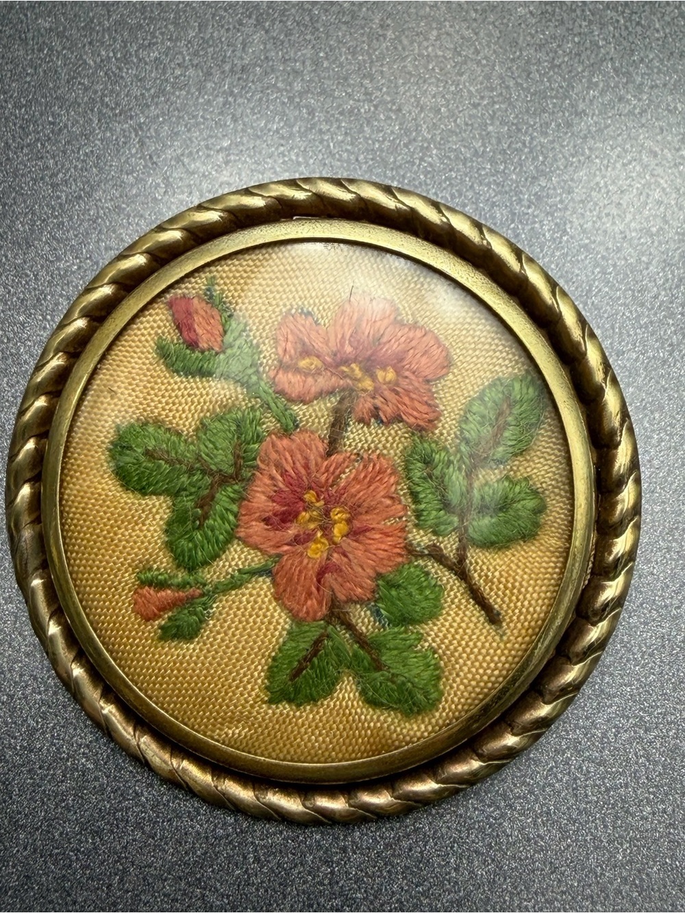 Vintage Embroidered Floral brooch in Gold and Pink #cz213